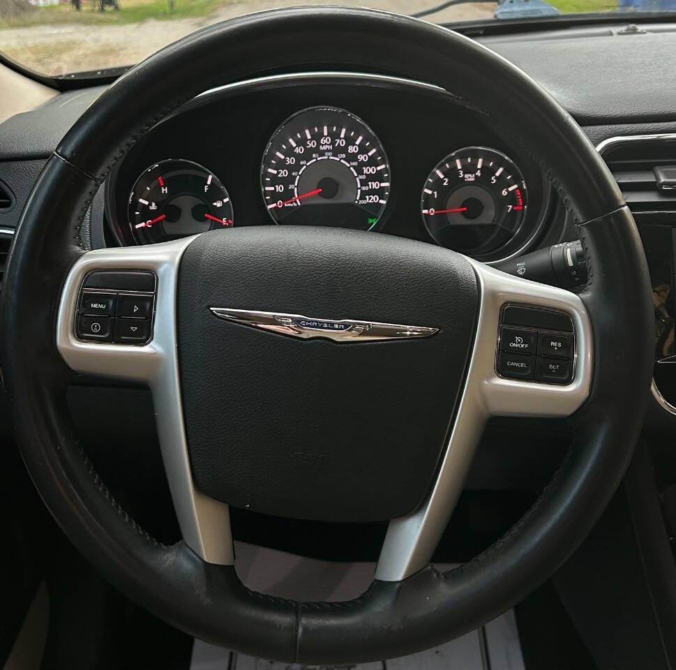 2013 Chrysler 200 for sale at Quality Cars Of South Elgin in South Elgin, IL