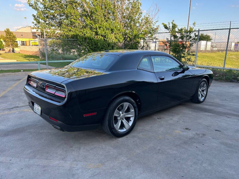 2016 Dodge Challenger SXT