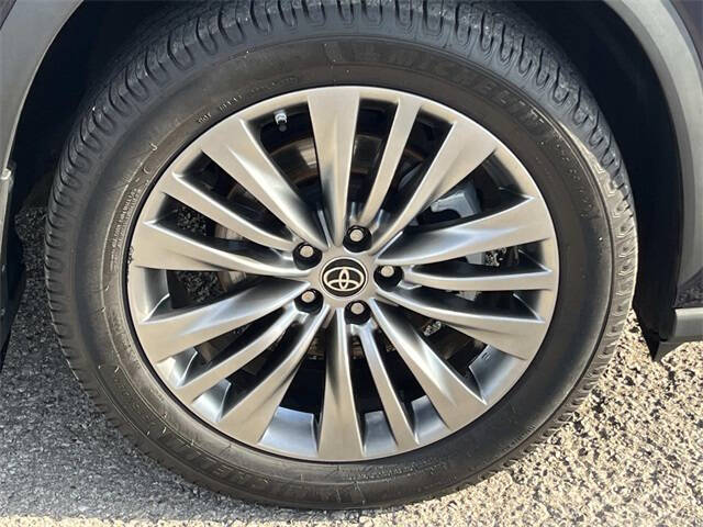 2022 Toyota Highlander Platinum