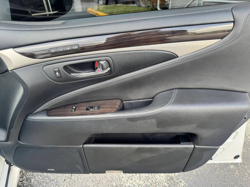 2014 Lexus LS 460