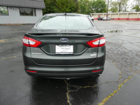 2016 Ford Fusion SE