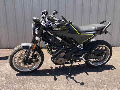 2018 Husqvarna SVARTPILEN 401