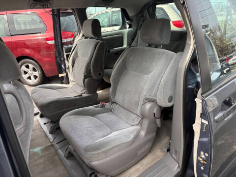 2008 Toyota Sienna CE 7-Passenger