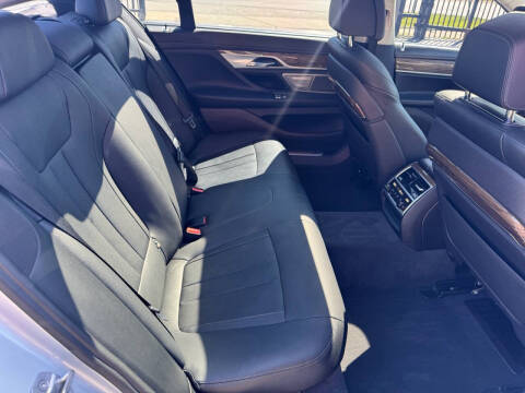 2017 BMW 7 Series 740i
