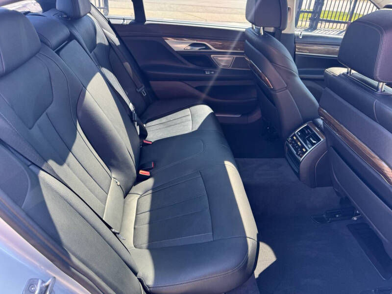 2017 BMW 7 Series 740i