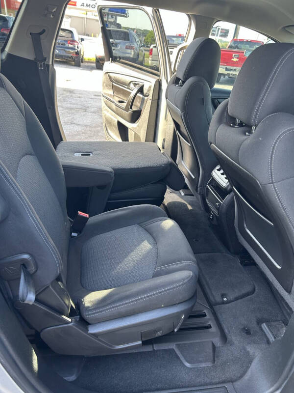 2017 Chevrolet Traverse LT
