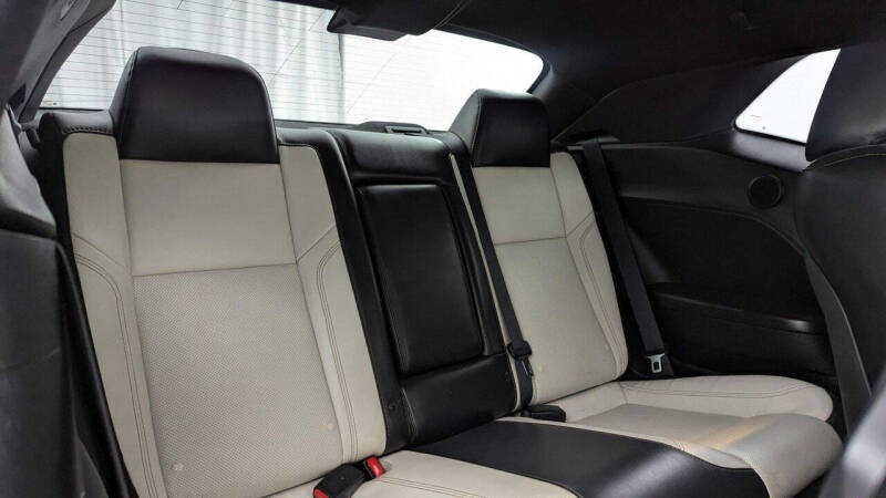 2015 Dodge Challenger R/T Plus