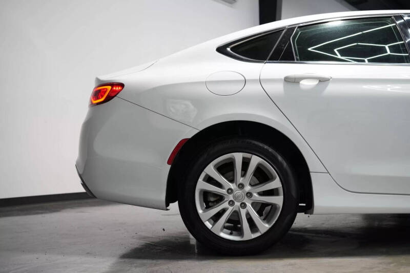 2017 Chrysler 200 Limited Platinum