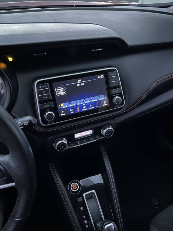 2019 Nissan Kicks SR