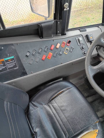 2009 Freightliner B2 Chassis