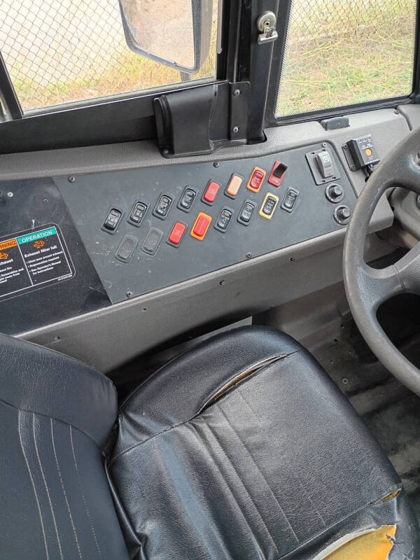 2009 Freightliner B2 Chassis