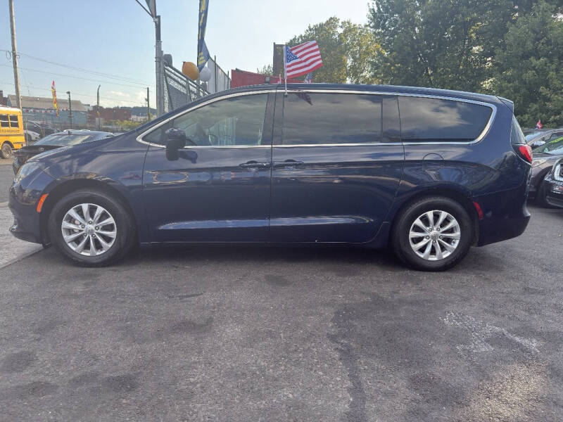 2017 Chrysler Pacifica Touring