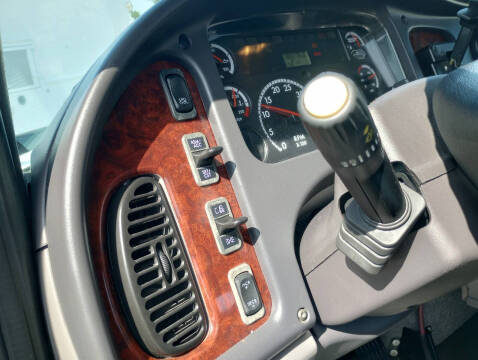2014 Freightliner M2 106