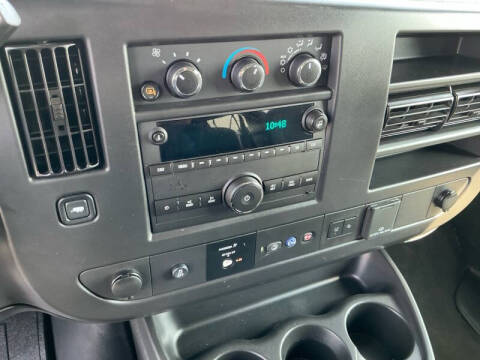 2025 Chevrolet Express LT 3500