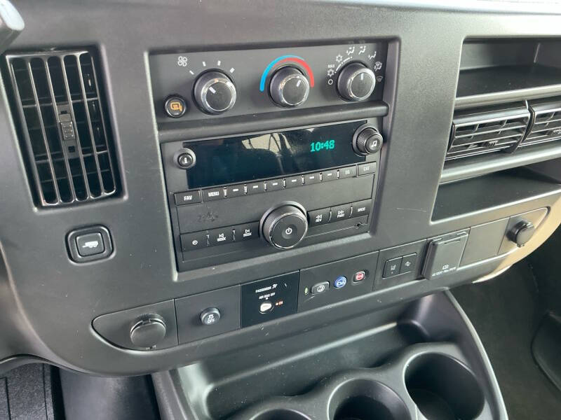 2025 Chevrolet Express LT 3500