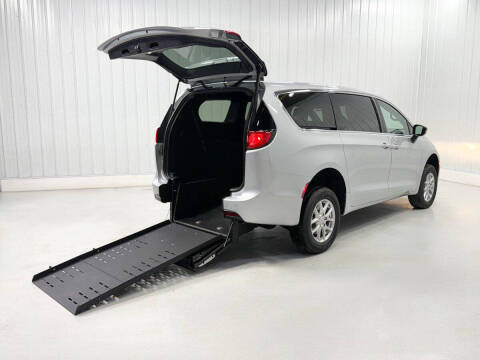 2026 Chrysler Voyager LX