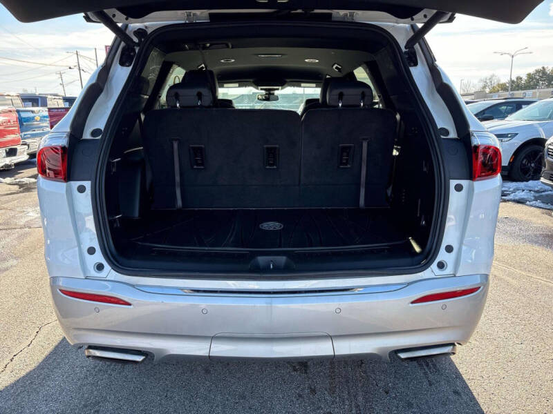 2023 Buick Enclave Essence