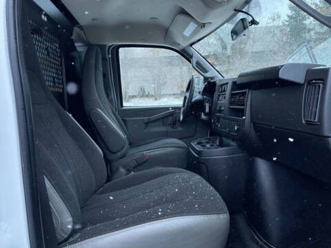 2024 Chevrolet Express 2500