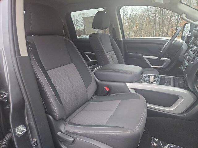 2024 Nissan Titan XD SV