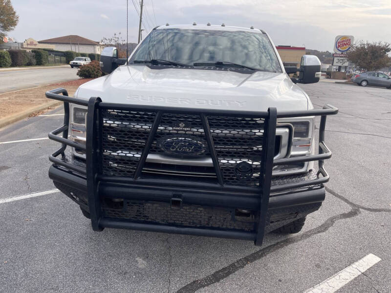 2022 Ford F-250 Super Duty Platinum's photo