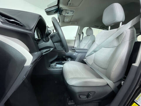2023 Toyota Sienna LE 8-Passenger