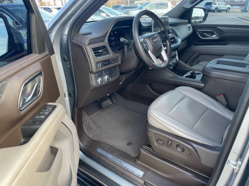 2023 GMC Yukon XL SLT