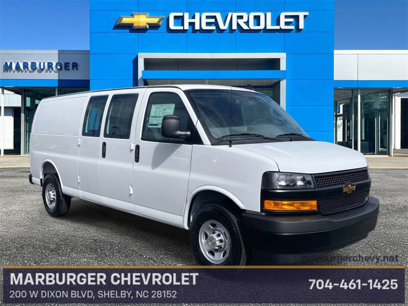 2025 Chevrolet Express 3500