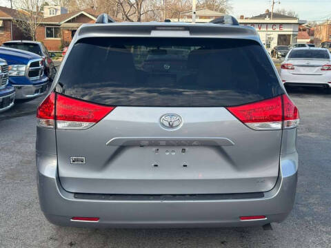 2014 Toyota Sienna