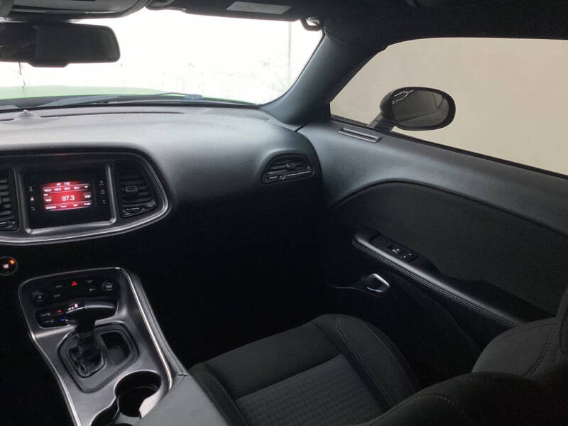 2017 Dodge Challenger SXT