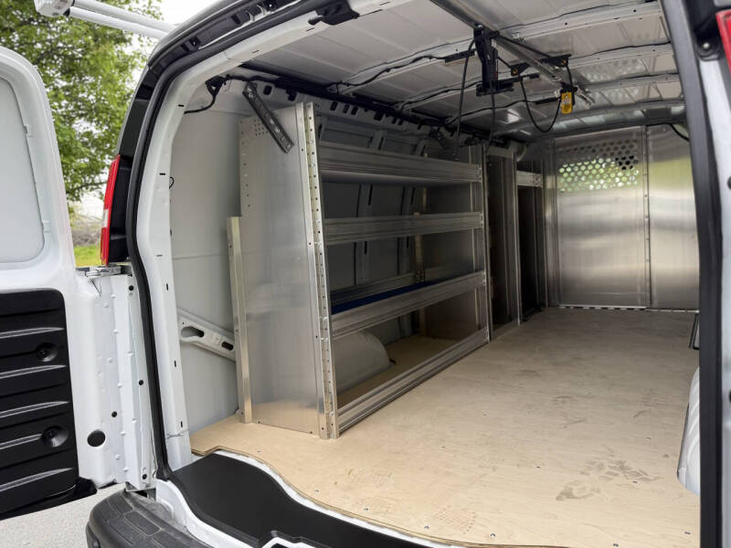 2025 Chevrolet Express 2500
