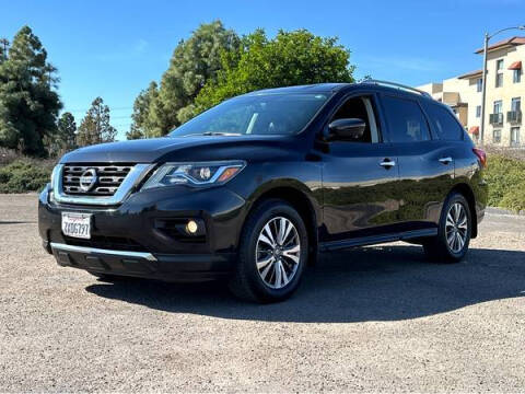 2017 Nissan Pathfinder for sale at CALIFORNIA AUTO GROUP in San Diego CA