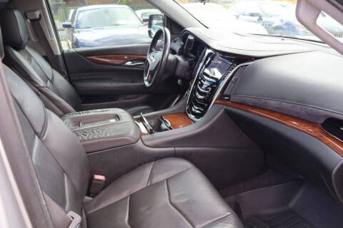 2017 Cadillac Escalade Luxury