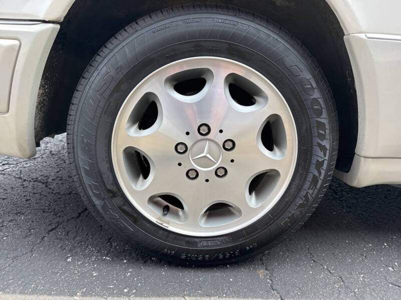 1995 Mercedes-Benz E-Class E 320