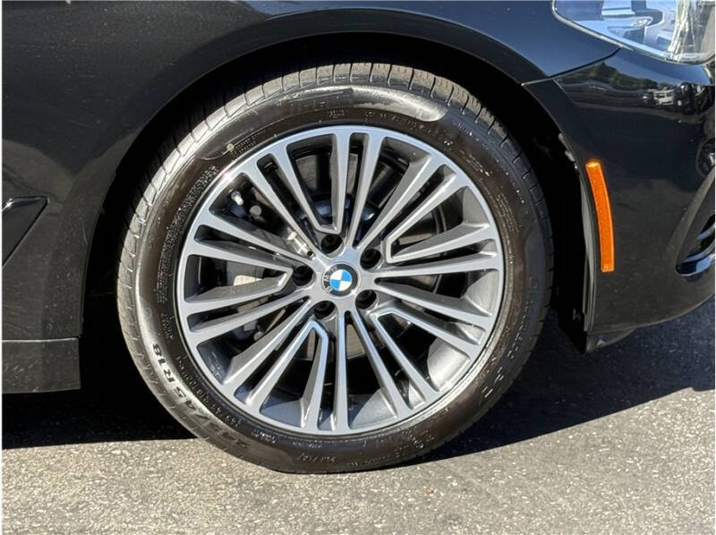 2018 BMW 5 Series 540i