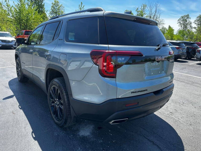 2023 GMC Acadia SLE