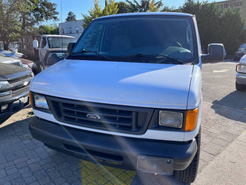 2004 Ford E-Series E-350 SD