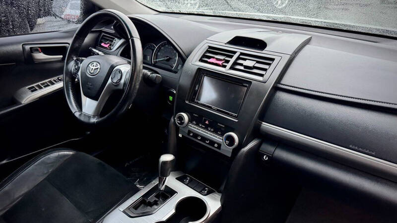 2014 Toyota Camry SE V6