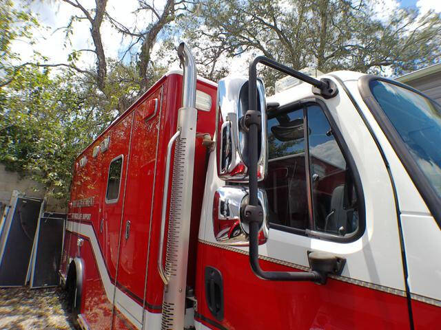 2015 Freightliner M2 106