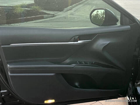 2019 Toyota Camry Hybrid LE