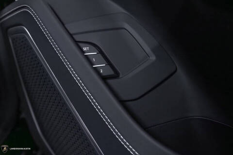 2023 Lamborghini Urus S