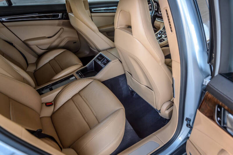 2018 Porsche Panamera