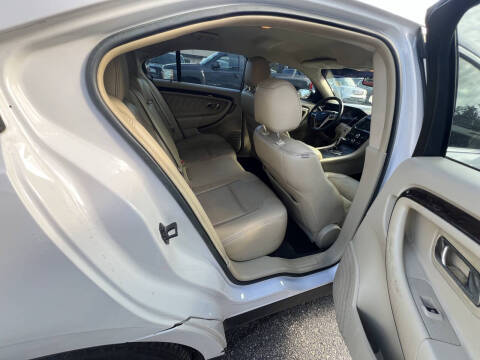 2016 Ford Taurus Limited