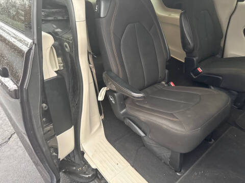 2017 Chrysler Pacifica Touring
