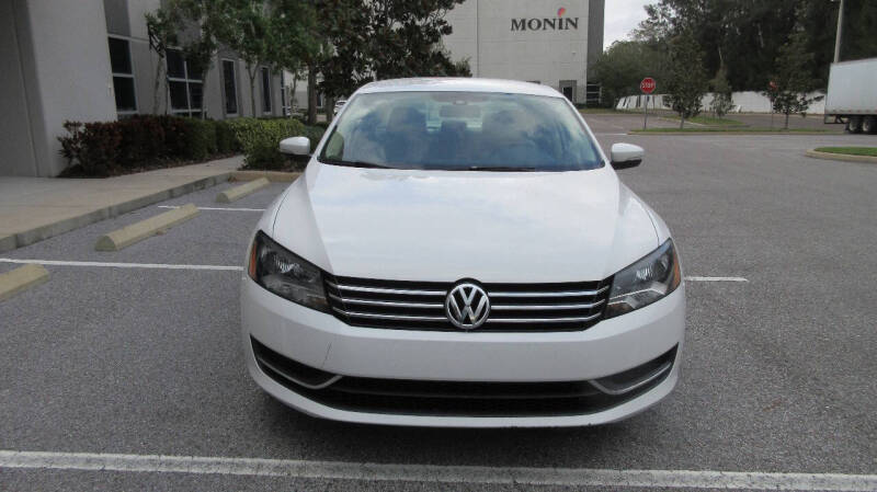 2014 Volkswagen Passat Wolfsbug Edition photo 8