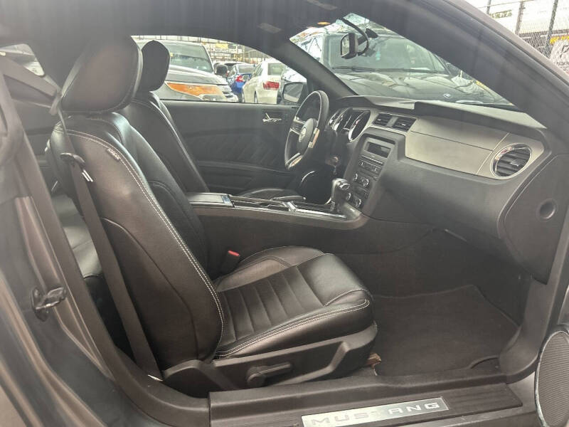 2010 Ford Mustang V6