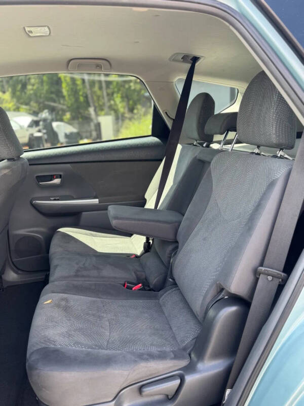 2014 Toyota Prius v Three