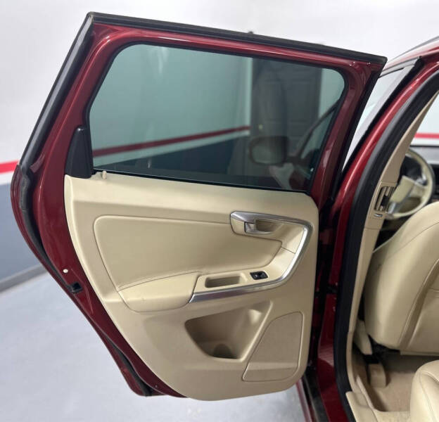 2015 Volvo XC60 T5 Drive-E Premier