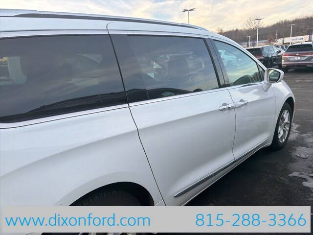 2017 Chrysler Pacifica Touring-L Plus