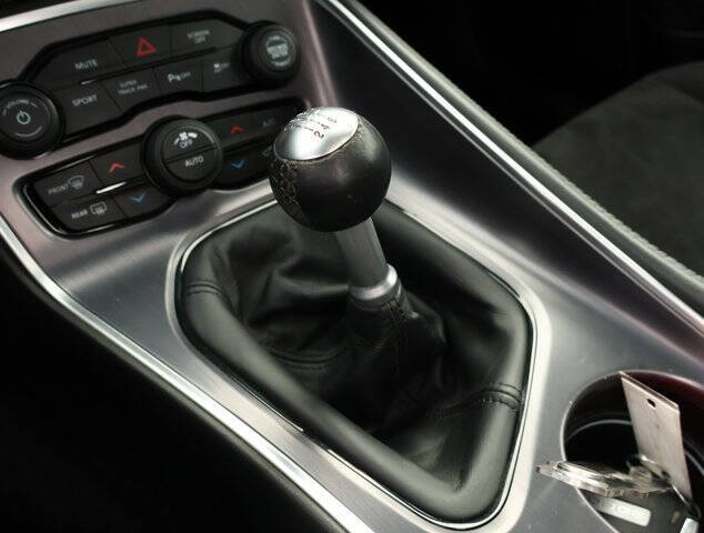 2018 Dodge Challenger 392 HEMI Scat Pack Shaker