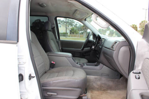 2004 Ford Explorer XLS